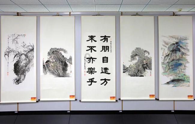 哈尼和她的宠物们